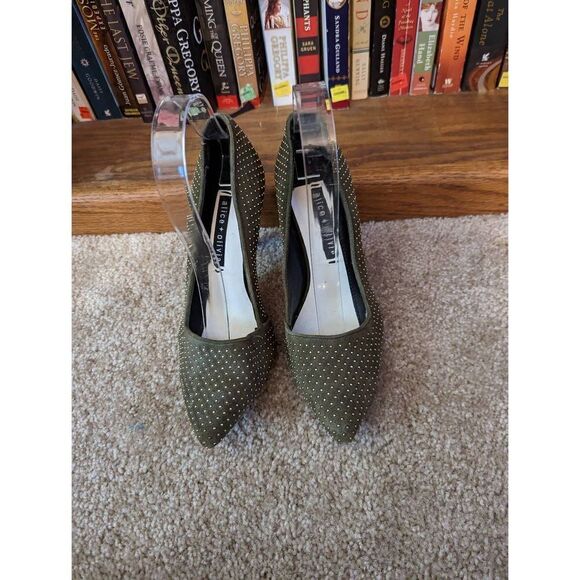 ALICE & Olivia & Dina Olivia olive green gold studded suede stilleto sz 38 - Picture 1 of 6